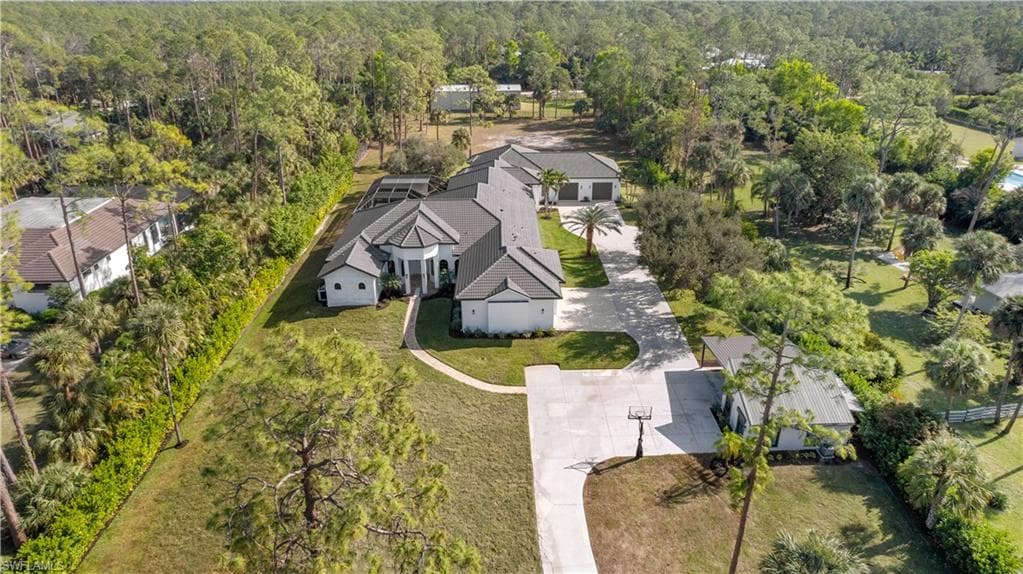 1680 Oakes Blvd, Naples, FL 34119-44