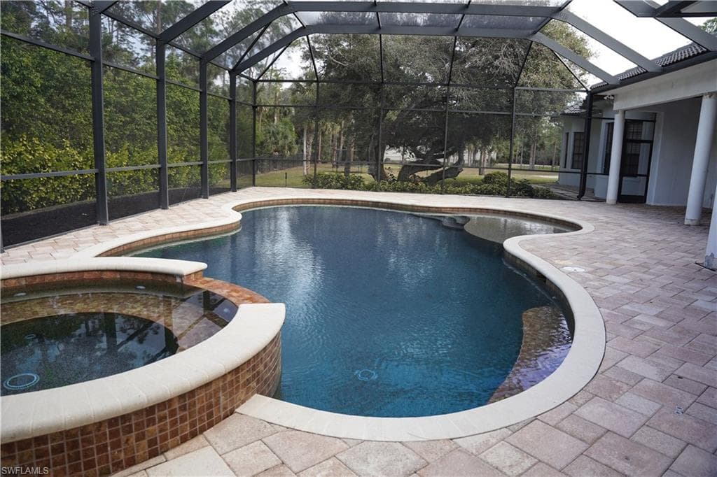 1680 Oakes Blvd, Naples, FL 34119-7