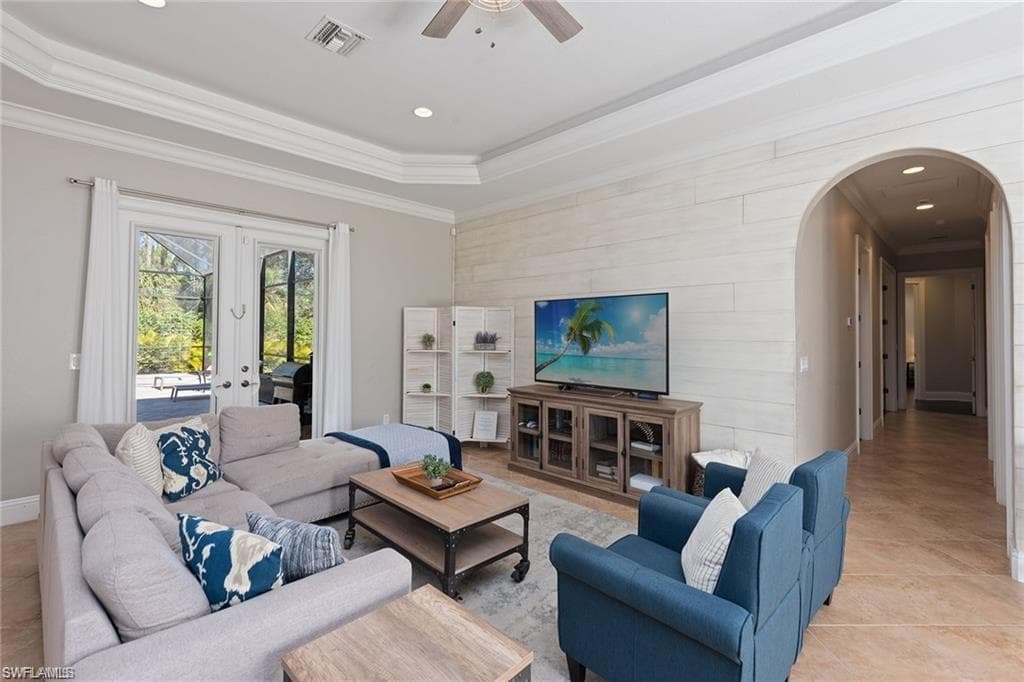 1680 Oakes Blvd, Naples, FL 34119-8