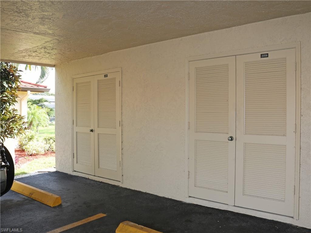 2056 Pine Isle Ln 2056, Naples, FL 34112-12