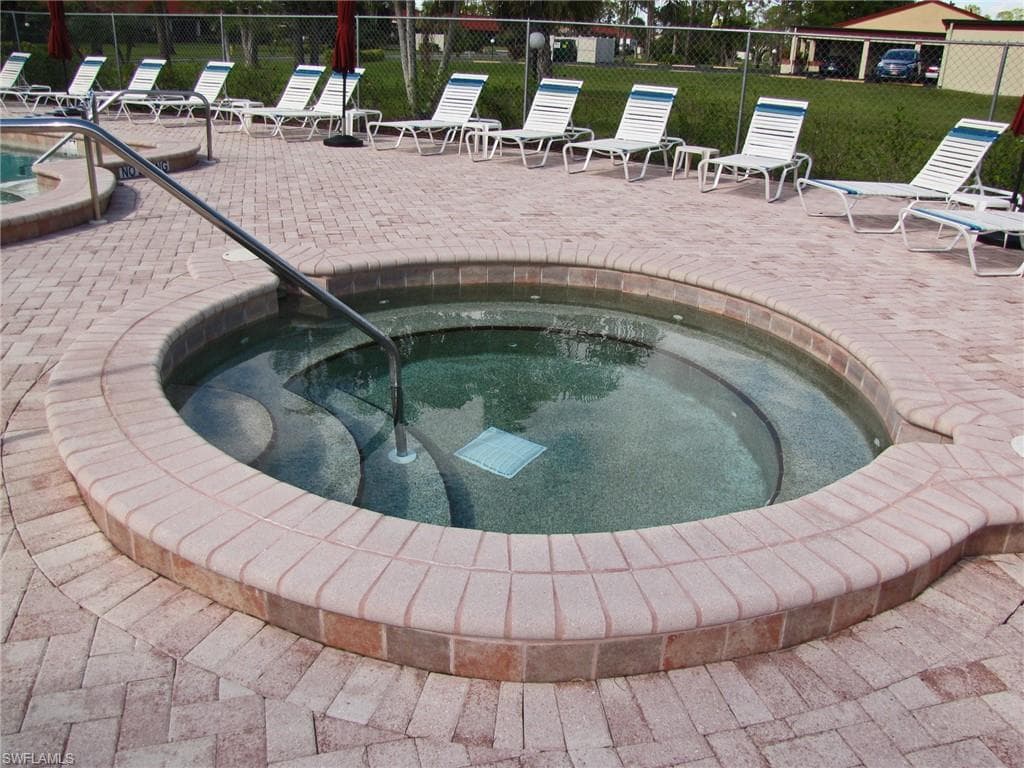 2056 Pine Isle Ln 2056, Naples, FL 34112-14