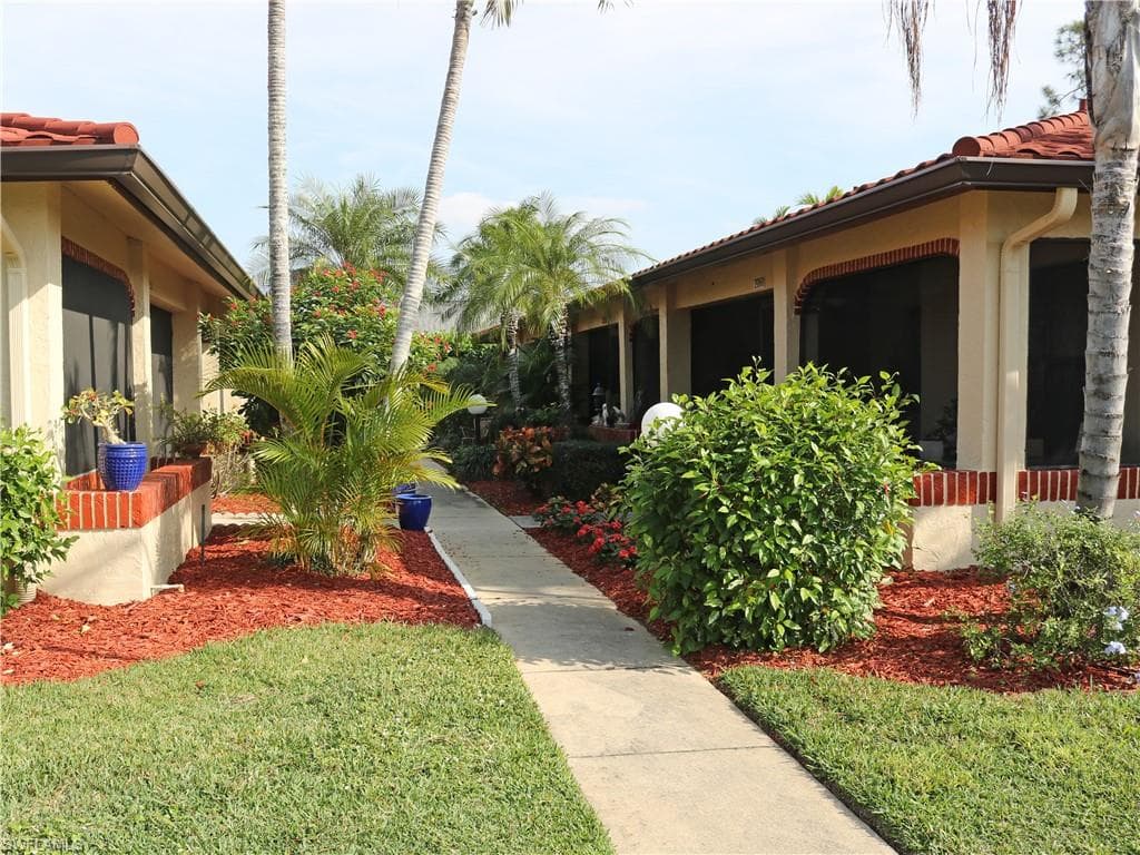 2056 Pine Isle Ln 2056, Naples, FL 34112-2