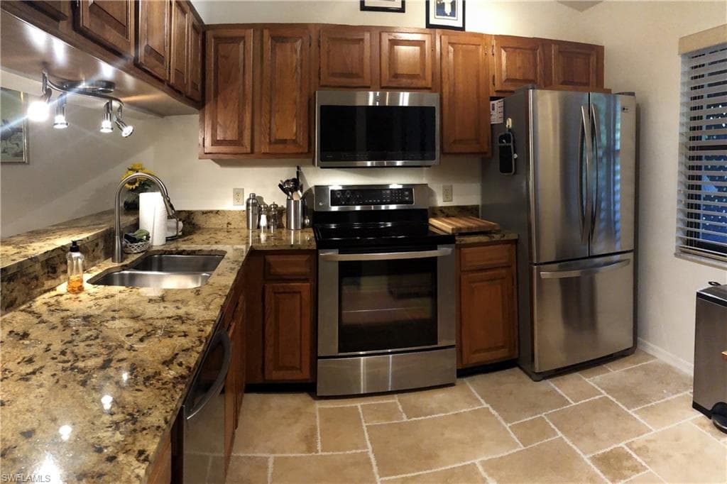 2056 Pine Isle Ln 2056, Naples, FL 34112-5