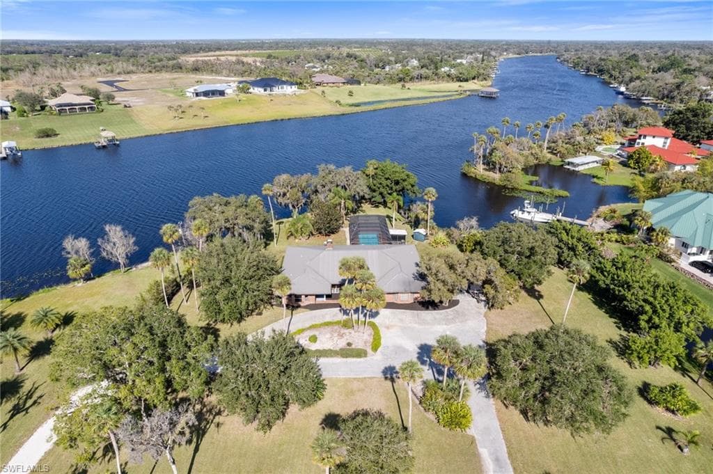 639 Rope Bend Dr, Labelle, FL 33935-9