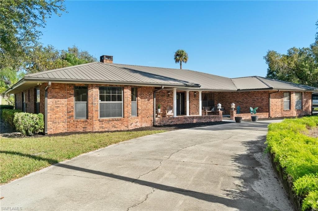 639 Rope Bend Dr, Labelle, FL 33935-11