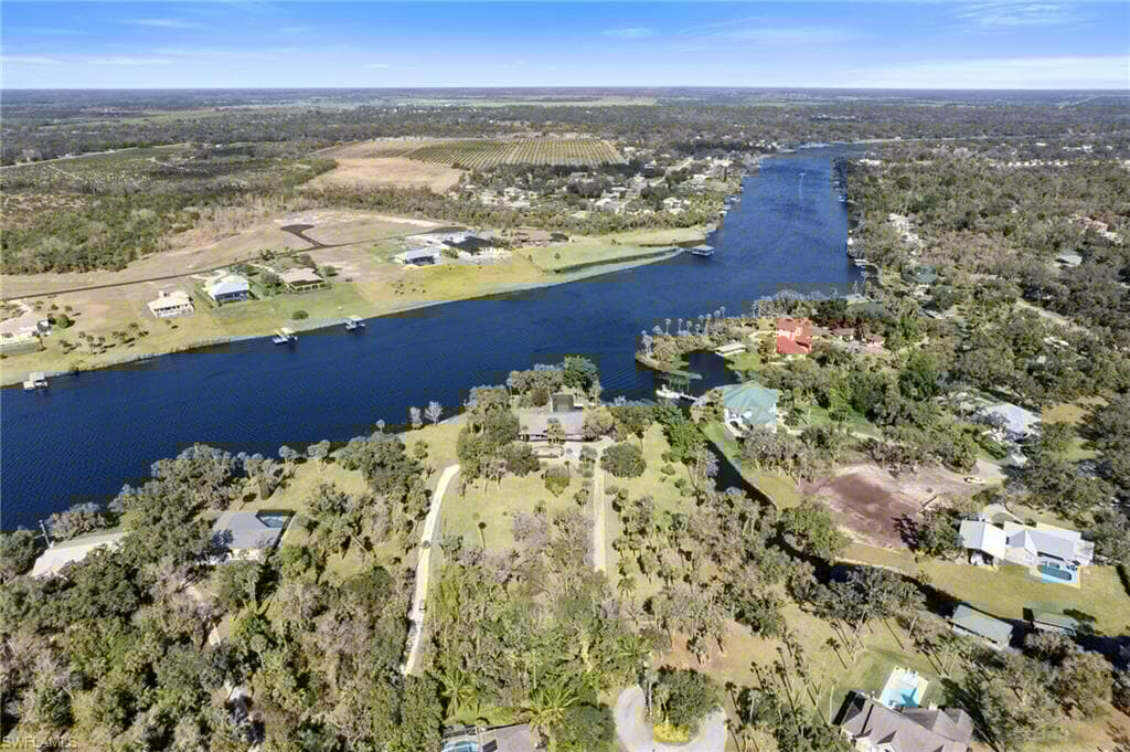 639 Rope Bend Dr, Labelle, FL 33935-50