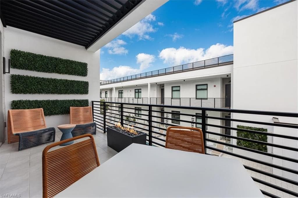 850 Central Ave 311, Naples, FL 34102-19