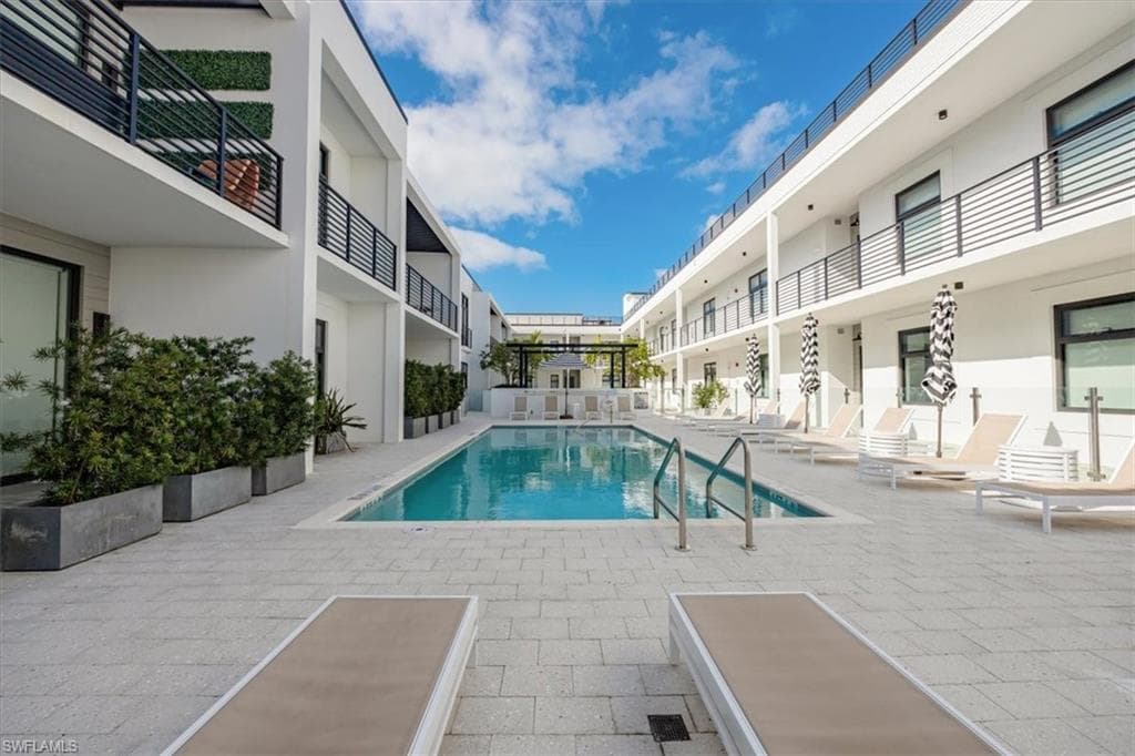 850 Central Ave 311, Naples, FL 34102-25