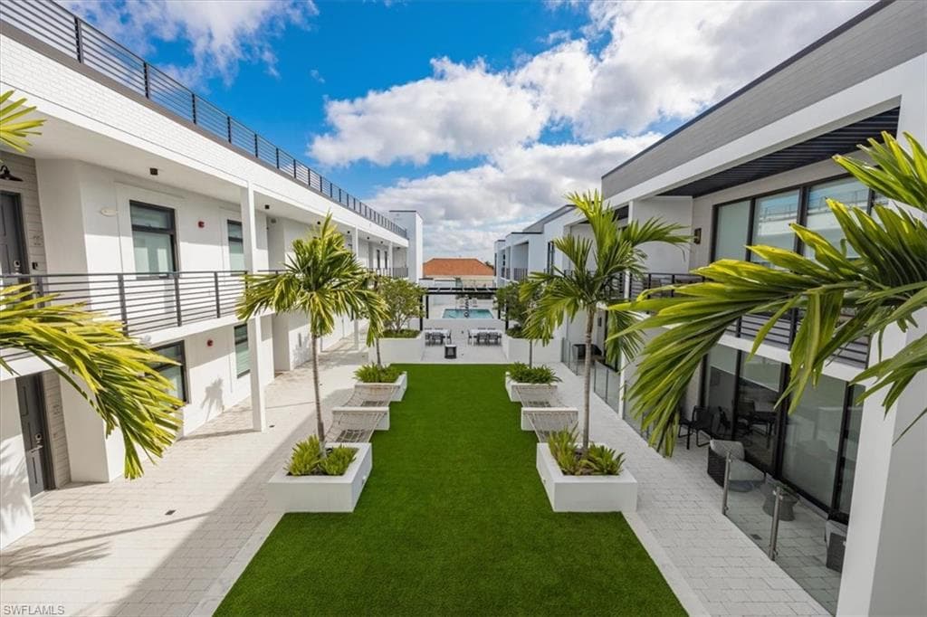 850 Central Ave 311, Naples, FL 34102-2