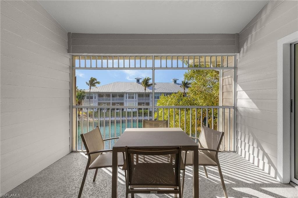 7870 Mahogany Run Ln 1724, Naples, FL 34113-3