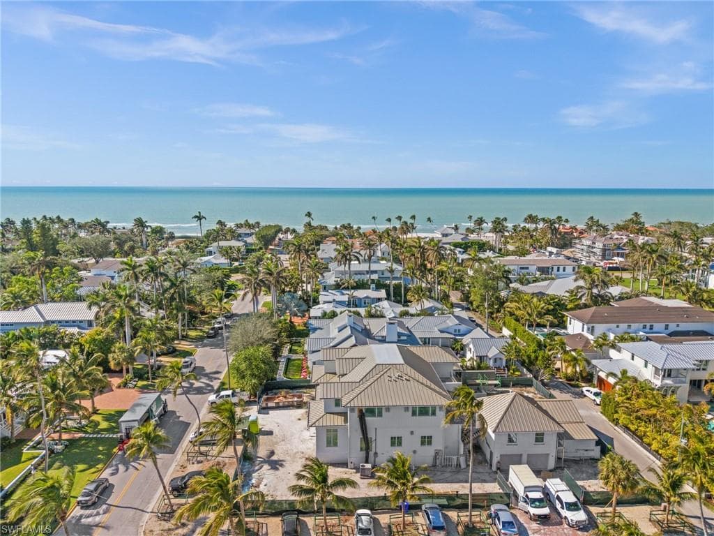 187 10th Ave S, Naples, FL 34102-4