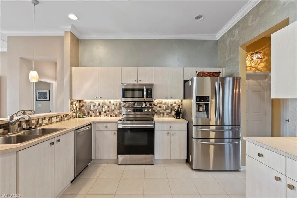 3262 Potomac Ct, Naples, FL 34120-10