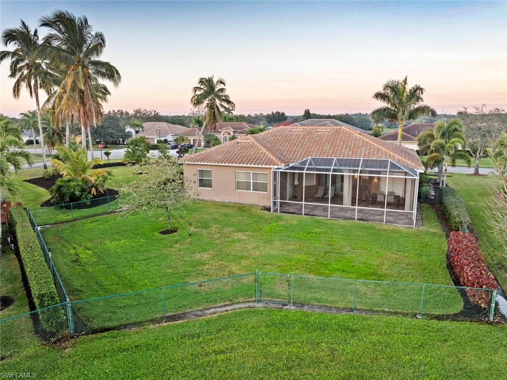3262 Potomac Ct, Naples, FL 34120-24