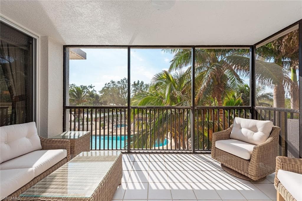 6825 Grenadier Blvd 102, Naples, FL 34108-11