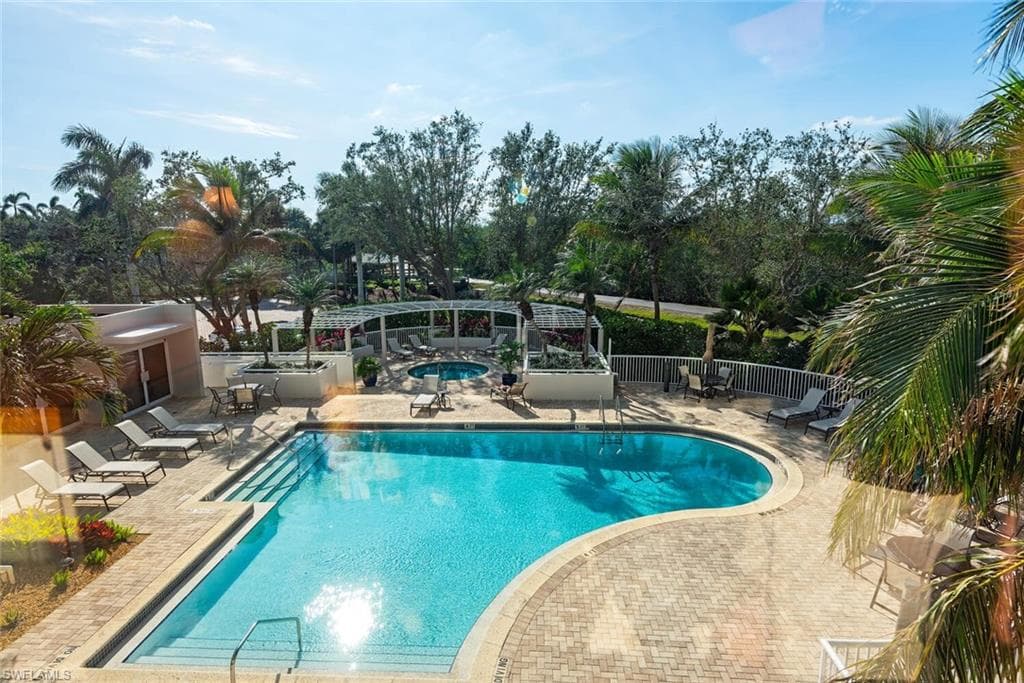 6825 Grenadier Blvd 102, Naples, FL 34108-13