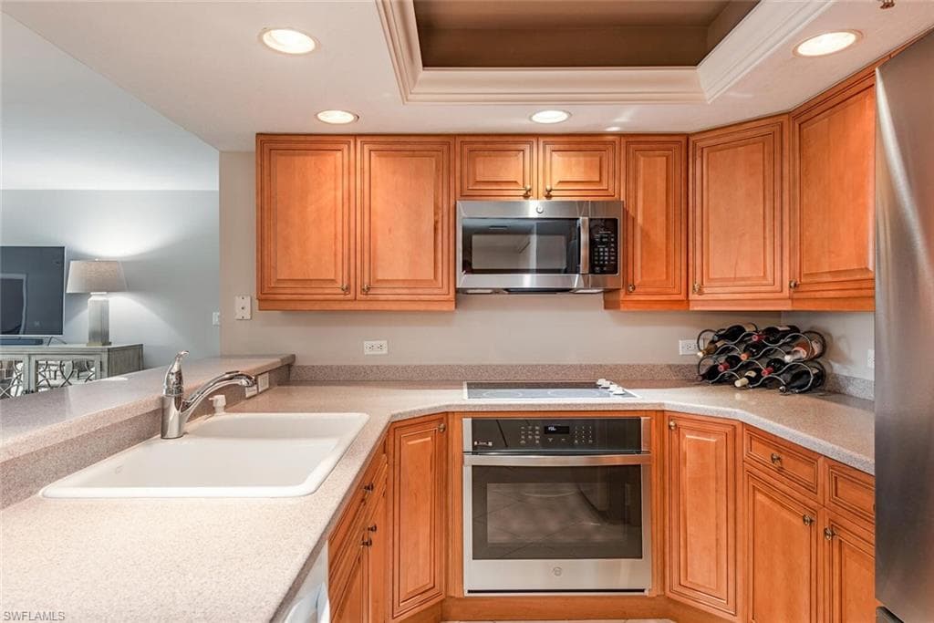 6825 Grenadier Blvd 102, Naples, FL 34108-5