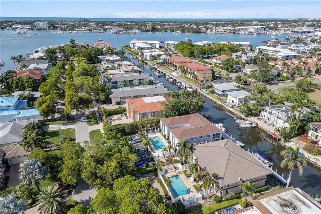 1501 Chesapeake Ave, Naples, FL 34102-24