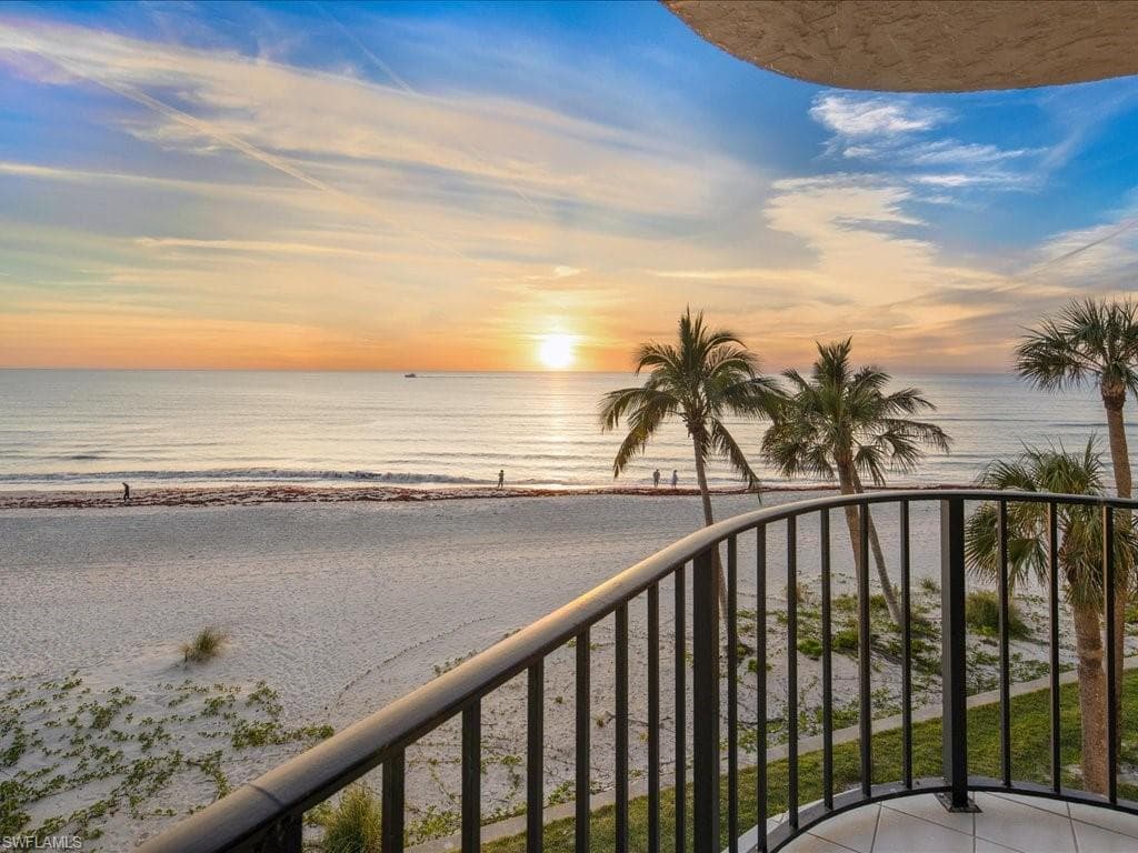 3115 Gulf Shore Blvd N 205s, Naples, FL 34103-24
