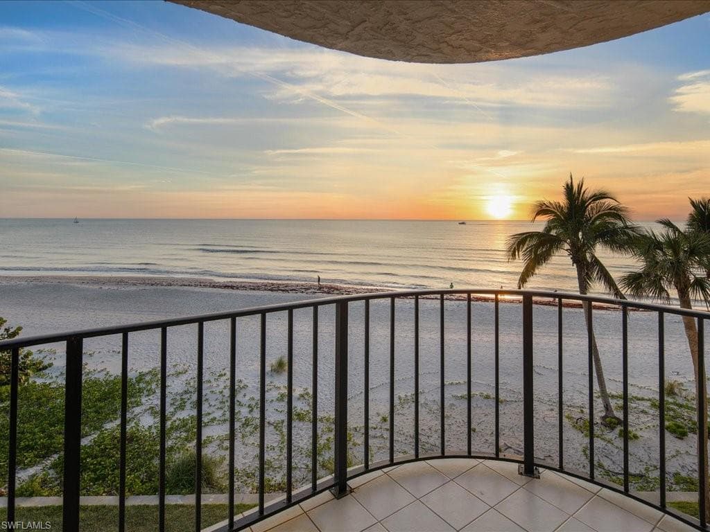 3115 Gulf Shore Blvd N 205s, Naples, FL 34103-2
