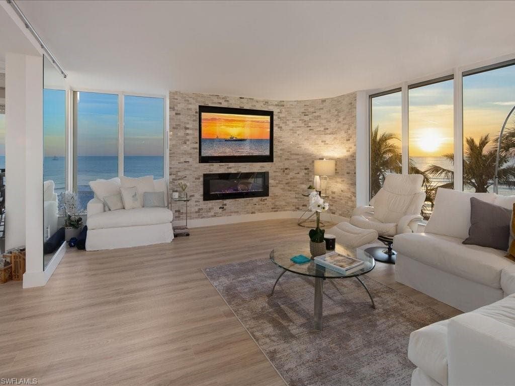 3115 Gulf Shore Blvd N 205s, Naples, FL 34103-3