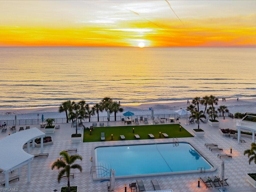 3115 Gulf Shore Blvd N 205s, Naples, FL 34103-40