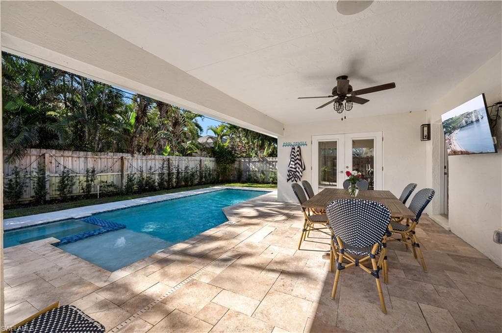 616 106th Ave N, Naples, FL 34108-4
