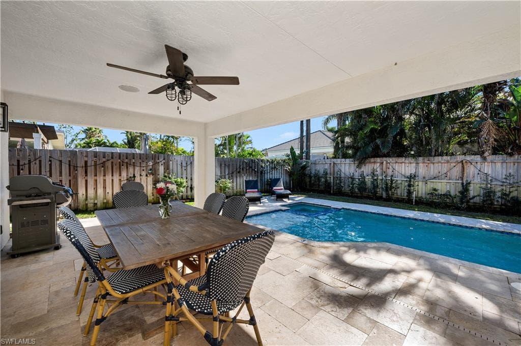 616 106th Ave N, Naples, FL 34108-5