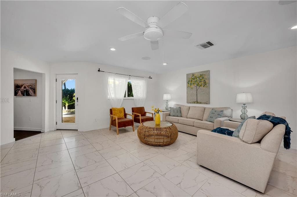 616 106th Ave N, Naples, FL 34108-7