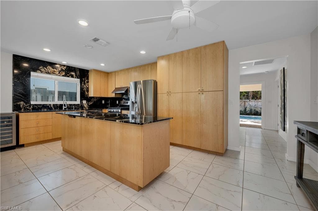 616 106th Ave N, Naples, FL 34108-8
