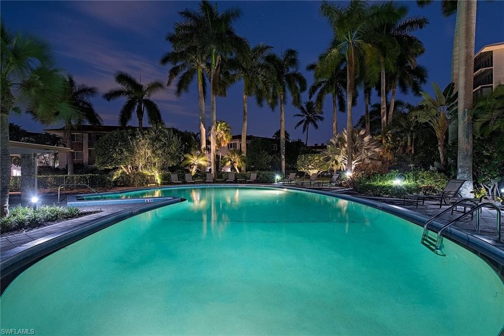 2254 Gulf Shore Blvd N N1, Naples, FL 34102-16