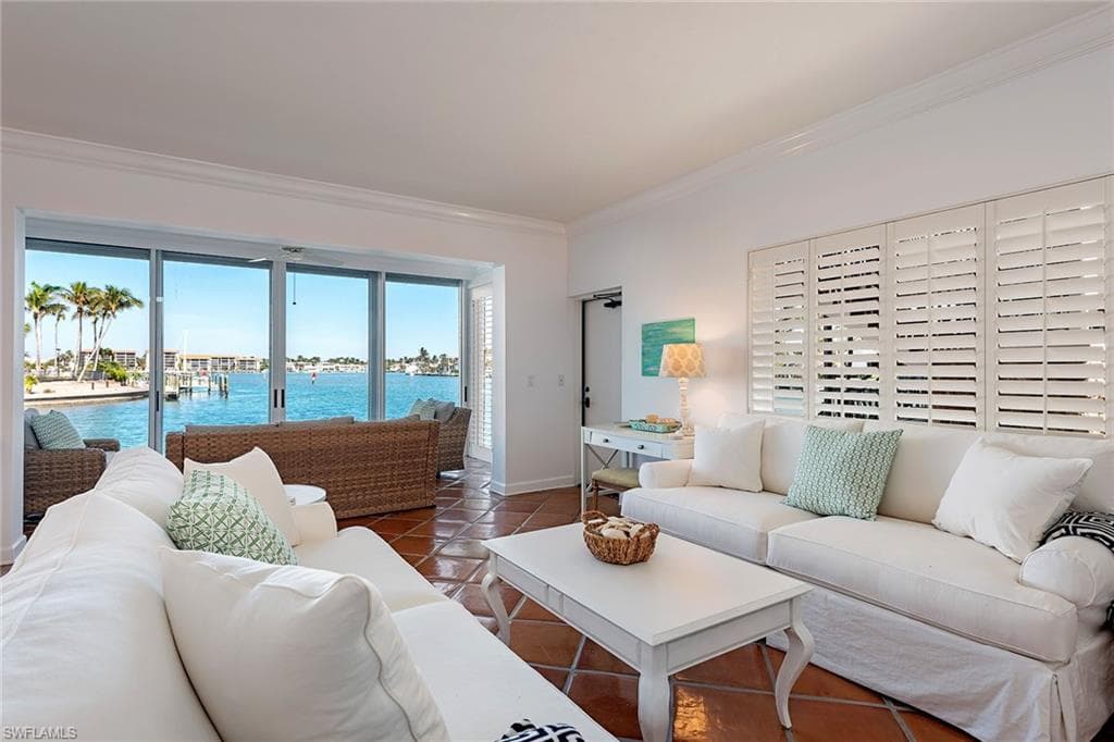 2254 Gulf Shore Blvd N N1, Naples, FL 34102-5