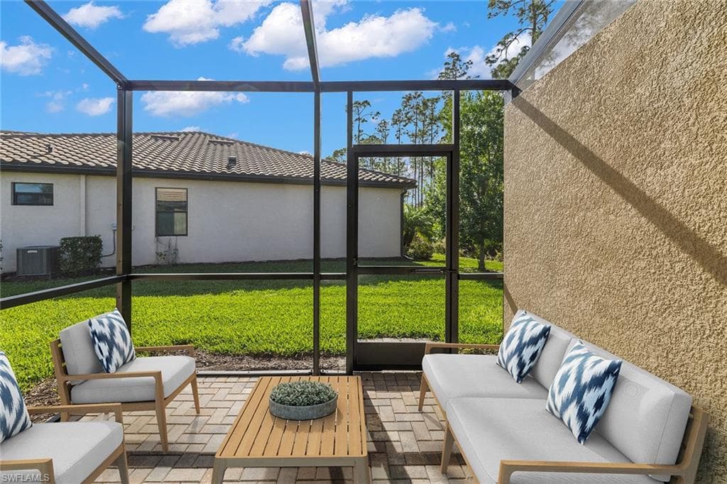 9120 Glenforest Dr, Naples, FL 34120-11