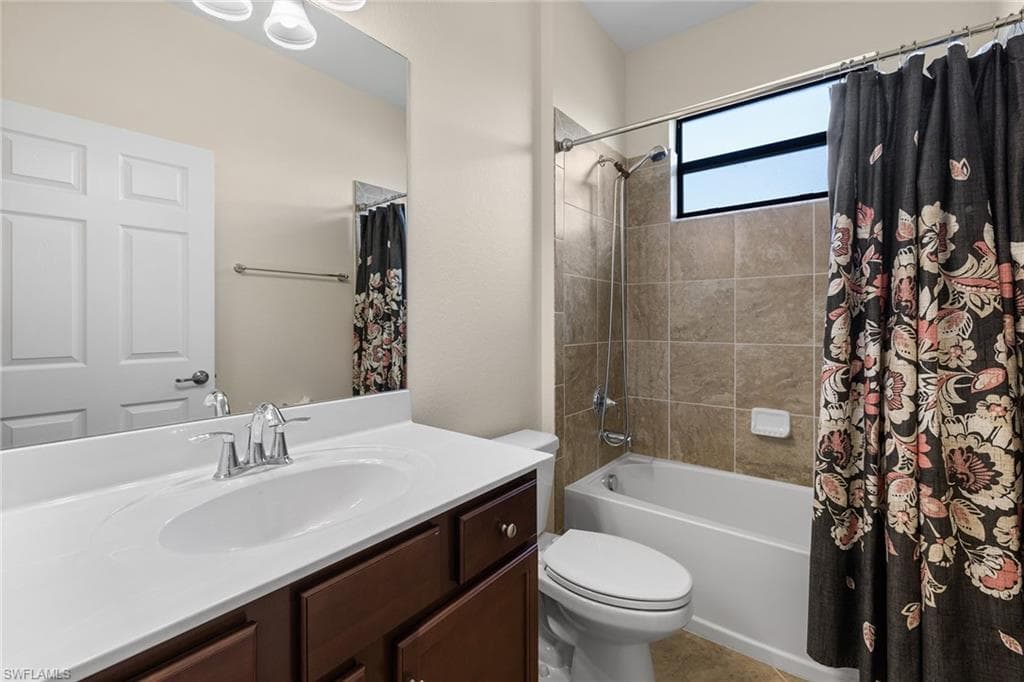 9120 Glenforest Dr, Naples, FL 34120-15