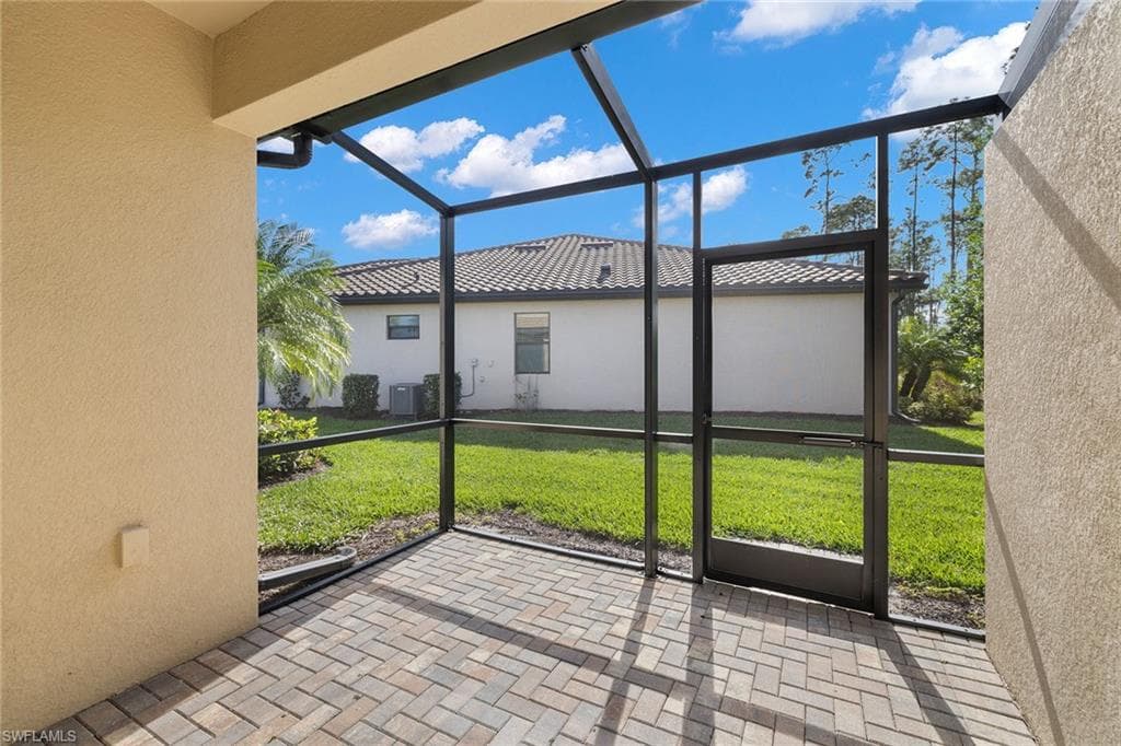 9120 Glenforest Dr, Naples, FL 34120-30