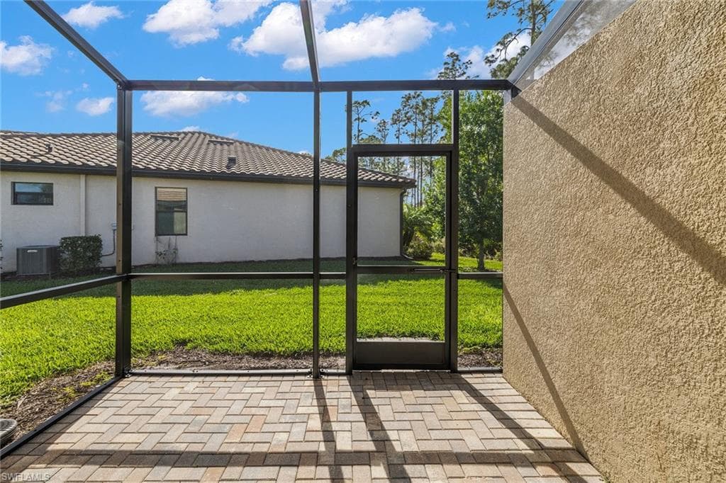 9120 Glenforest Dr, Naples, FL 34120-31