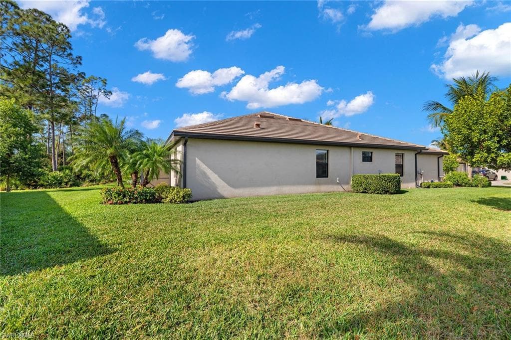 9120 Glenforest Dr, Naples, FL 34120-33