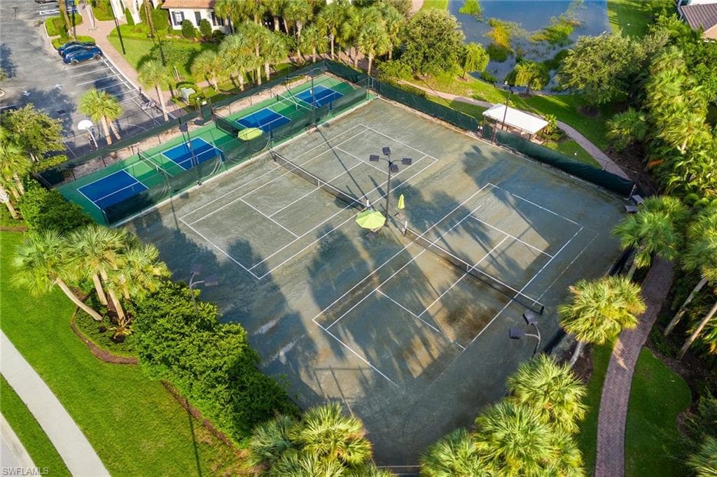 9120 Glenforest Dr, Naples, FL 34120-35
