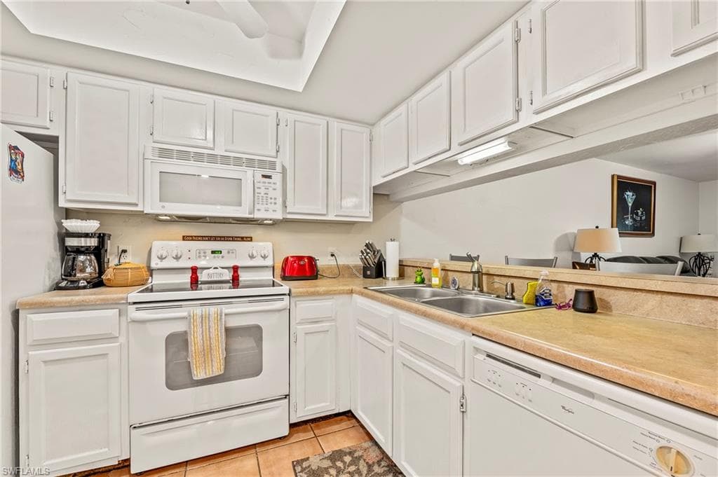 5857 Rattlesnake Hammock Rd N 106, Naples, FL 34113-10