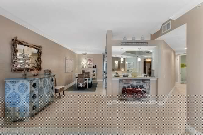 9566 Gulf Shore Dr 102, Naples, FL 34108-10