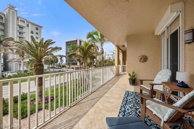 9566 Gulf Shore Dr 102, Naples, FL 34108-18