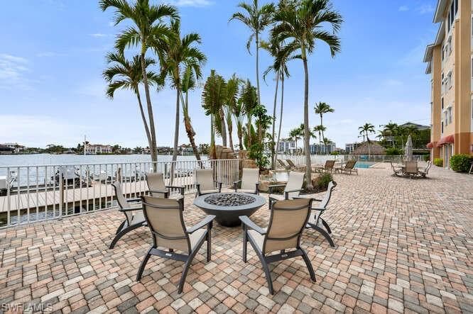 9566 Gulf Shore Dr 102, Naples, FL 34108-25