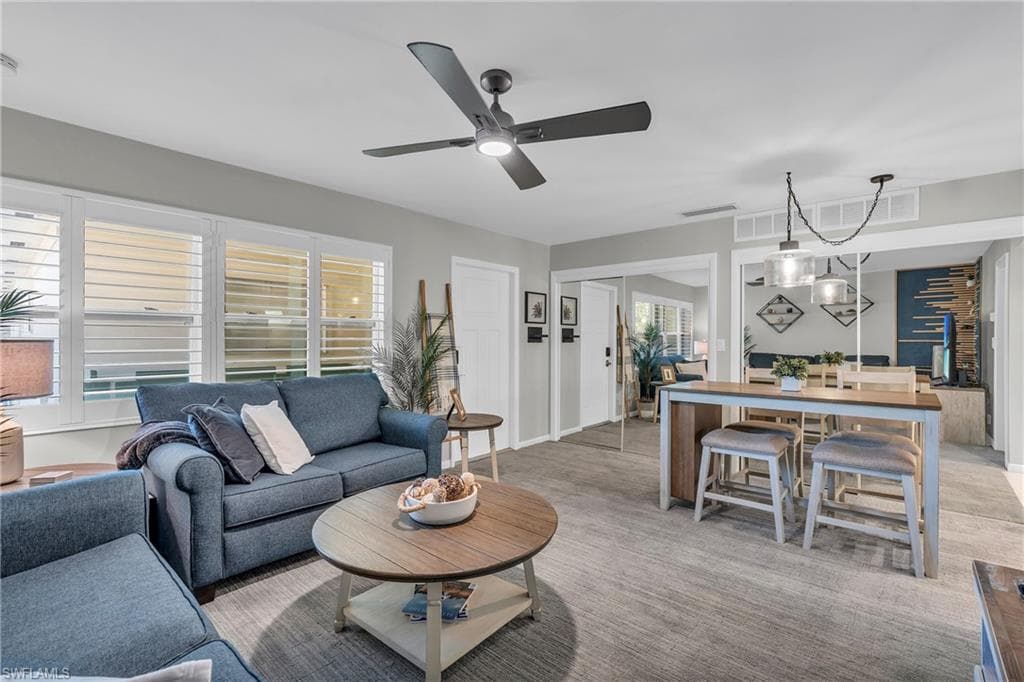 975 9th Ave S 16, Naples, FL 34102-14