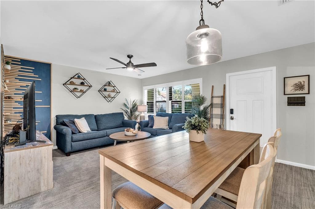 975 9th Ave S 16, Naples, FL 34102-15