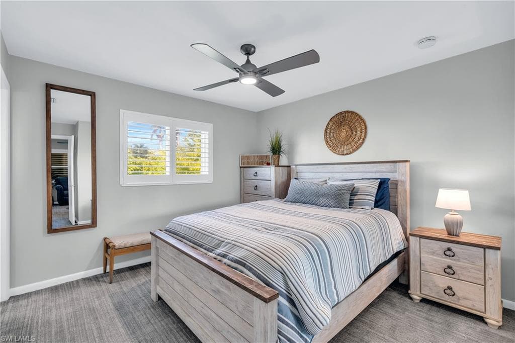 975 9th Ave S 16, Naples, FL 34102-16