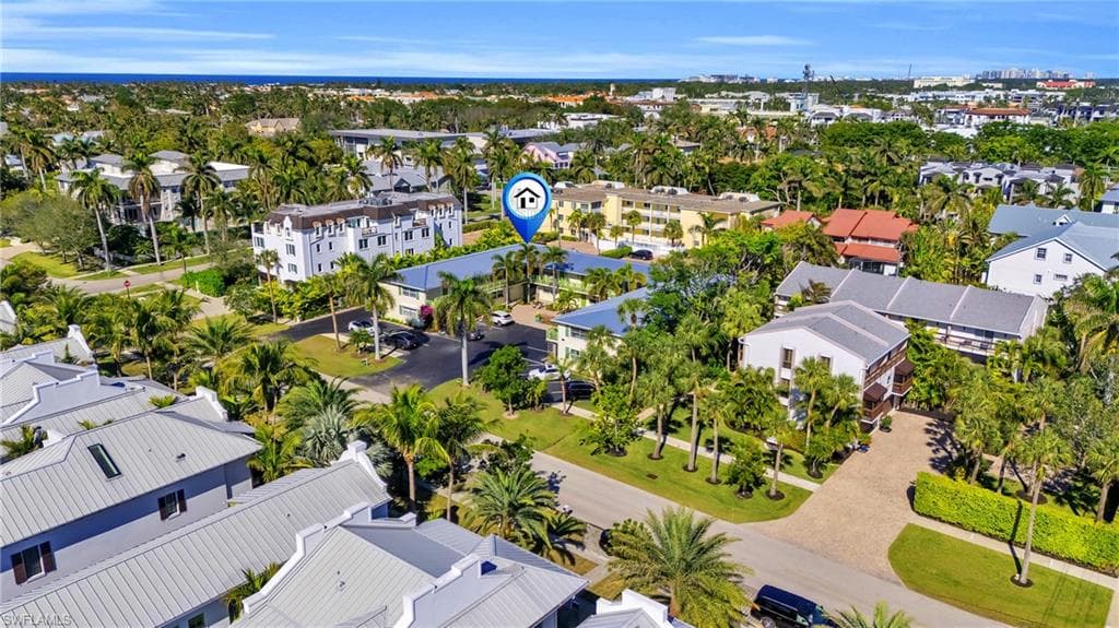 975 9th Ave S 16, Naples, FL 34102-19