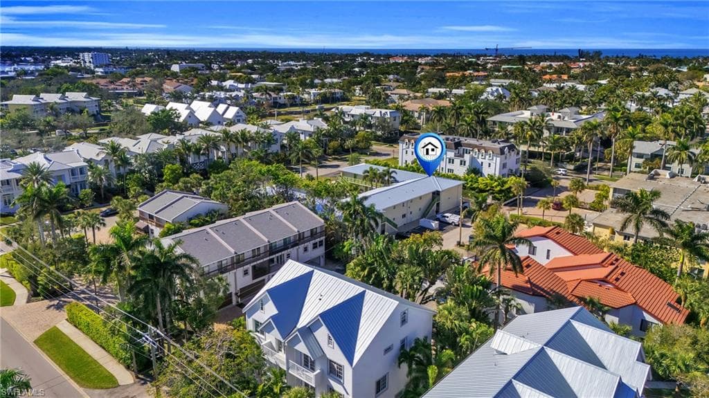 975 9th Ave S 16, Naples, FL 34102-22