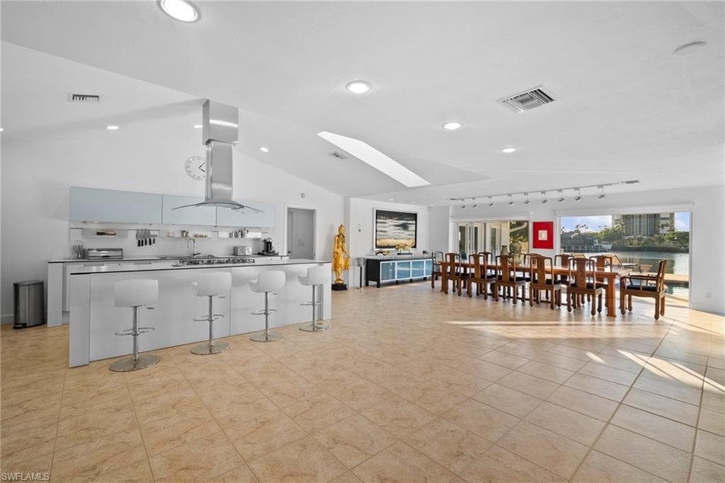 319 Pirates Bight, Naples, FL 34103-9