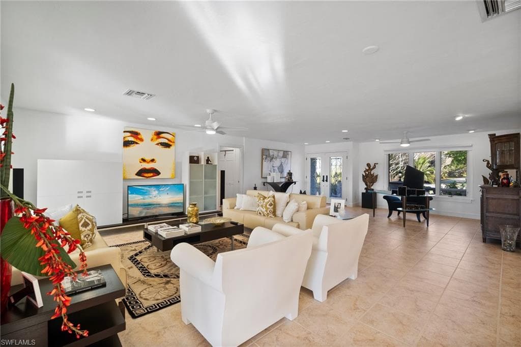 319 Pirates Bight, Naples, FL 34103-15