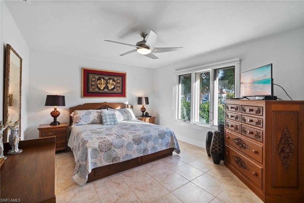 319 Pirates Bight, Naples, FL 34103-19