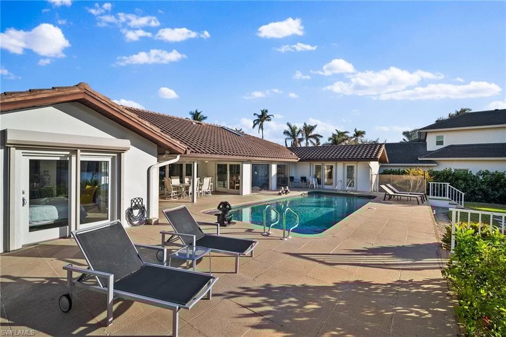 319 Pirates Bight, Naples, FL 34103-24